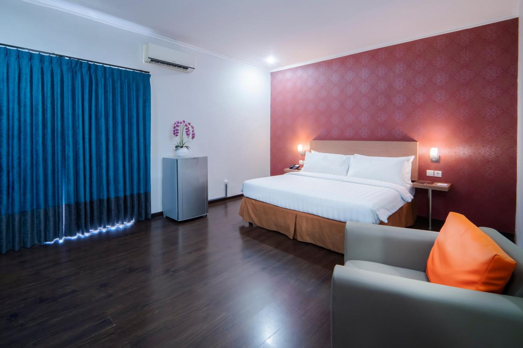 Noola Hotel Cilacap Exterior photo